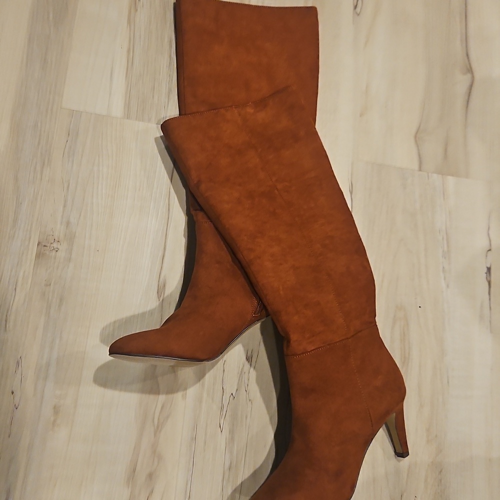NEW! ANN TAYLOR LOFT Chestnut Brown Seamed Tall Suede Textured Boots 6.5. - Picture 4 of 9